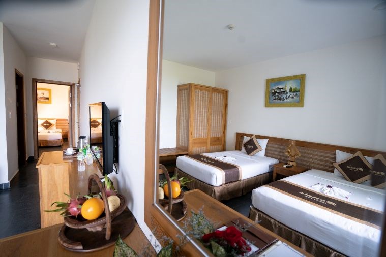 Family Sea & Garden View